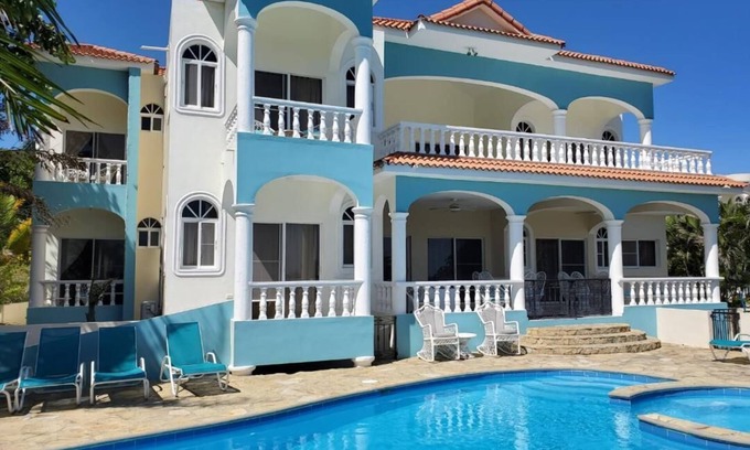 Cofresi Villa | Grande 6 chambres, villa de luxe avec piscine, vue sur l'océan, entièrement équipée, près de la plage!