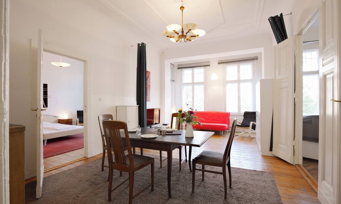 Charlottenburg Appartement | Appartement ancien, spacieux et luxueusement meublé avec 3 chambres + petit balcon