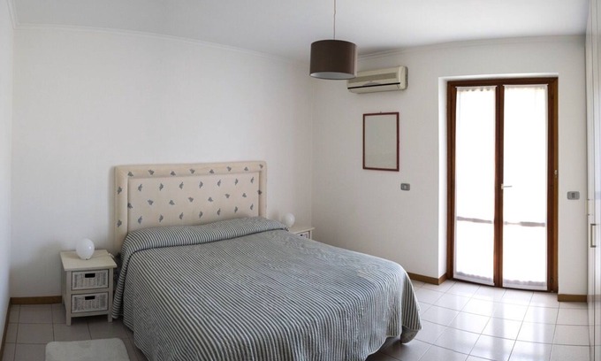 Capo Mulini Appartement | Large and elegant two-bedroom apartment in residence with pool