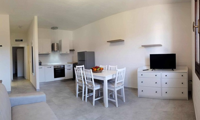 Santa Teresa di Gallura Appartement | Grand et ensoleillé appartement à 300 m de la mer
