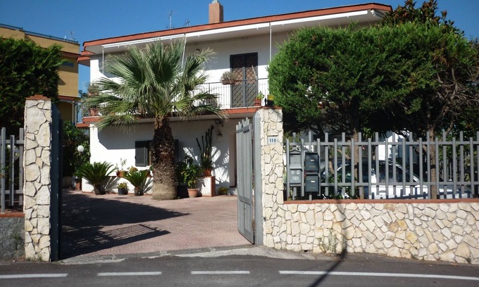 San Sebastiano al Vesuvio Appartement | Grand appartement près de Naples, le Vésuve, Pompéi, Capri, Ischia, Amalfi.