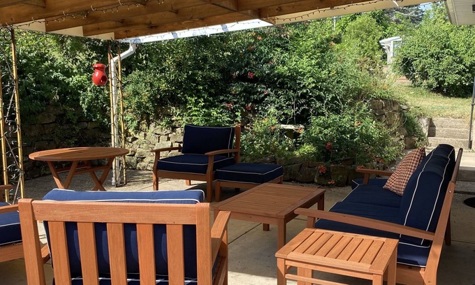 Williamsport Maison | Large, Beautiful Mid Century Mountain House.....