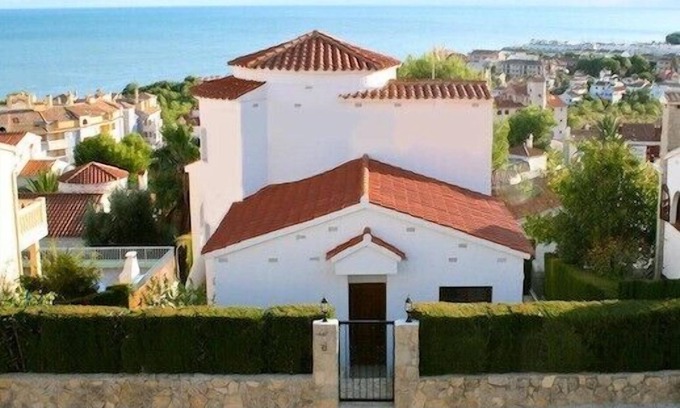 Alcossebre Villa | Belle grande villa indépendante avec piscine privative, jardins et vues sur mer