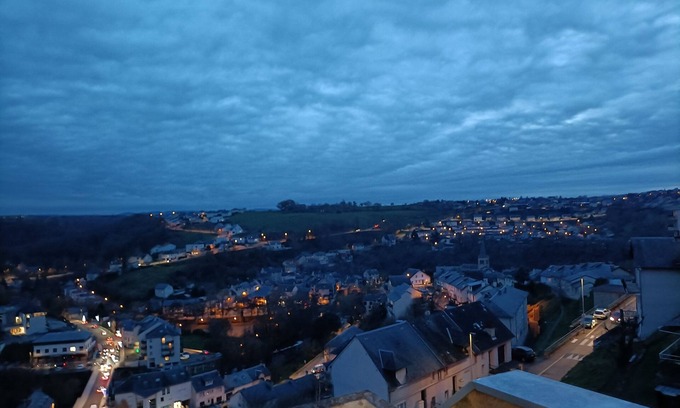 Rodez Appartement | Large, bright, quiet apartment, not overlooked, close to town center.