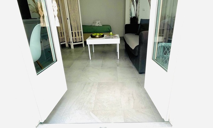 Le Piol Appartement | Grand studio lumineux avec terrasse dans le coeur de Nice