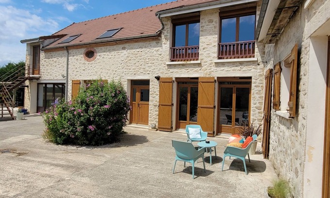 Corrobert Maison | Large capacity gîte in champagne.pets welcome!