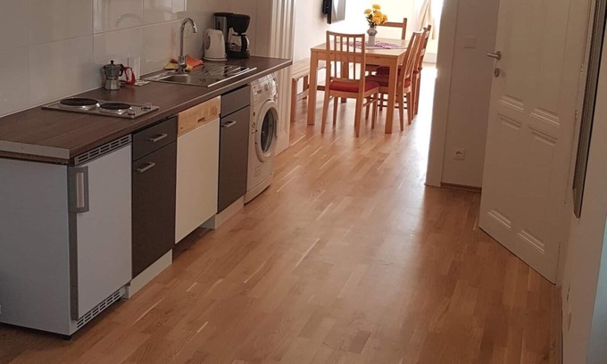 Innere Stadt Appartement | Large central two bedroom Apartment A12