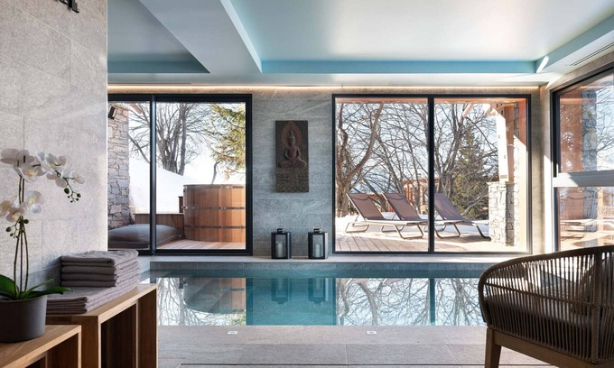 Arc-1800 Chalet De Ski | Large chalet with indoor pool, spa and game room