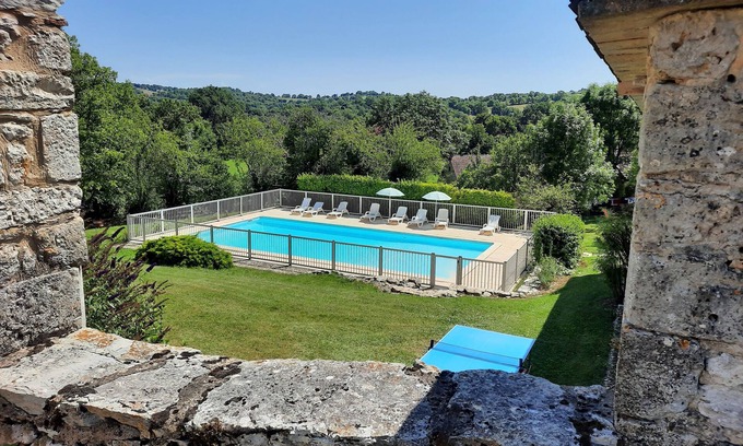 Caniac-du-Causse Maison | Grand gîte de charme. Maison Quercynoise authentique avec piscine
