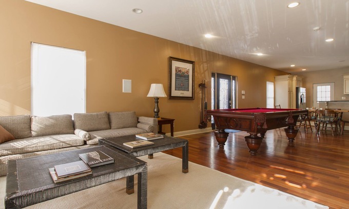Queen Village Maison | Large + Confortable! Très bien situé! Capacité d'accueil 14
