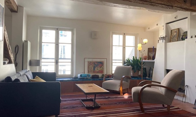 Belleville Appartement | Grand appartement chaleureux avec terrasse