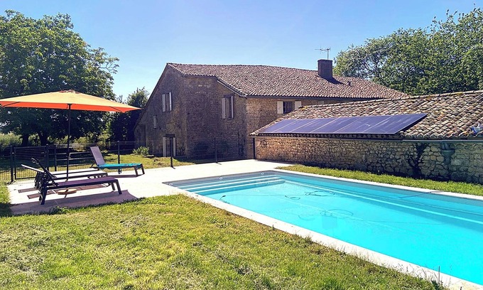 Ronsenac Maison | Large country house with swimming pool. Southern Charente Perigord Vert border