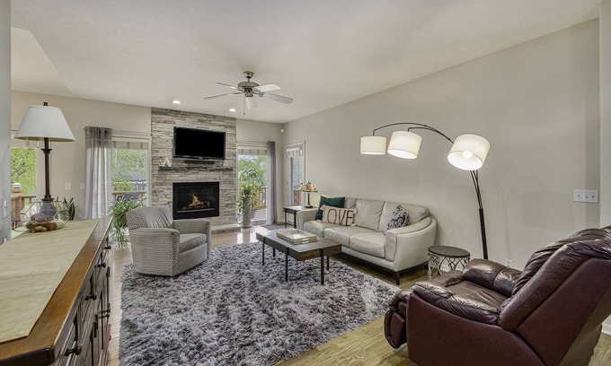 Omaha Maison | Large Cozy Retreat in West Omaha, Family Friendly with Game Rec Room!