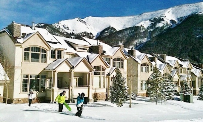 East Village at Copper Maison | Large Cozy Townhouse Ski-in / Ski-out to Super Bee, Private Washer /Dry & Garage