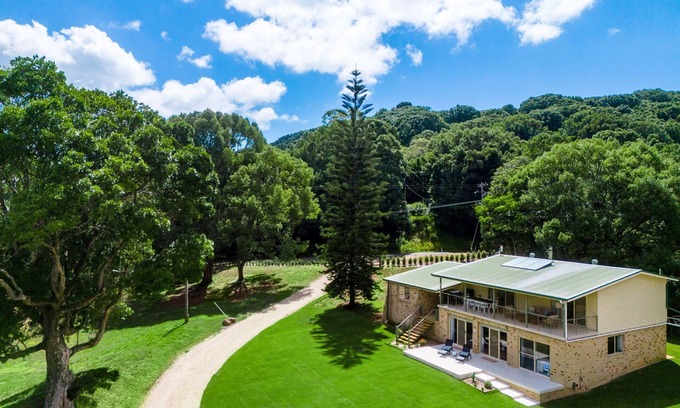 Tintenbar Autre | Large Family Friendly Hinterlands Creek-Front Acreage.