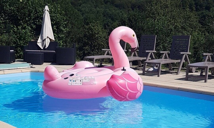 Janaillat Cottage | Grand gîte familial pour 10 personnes, piscine chauffée, jardin , et BBQ