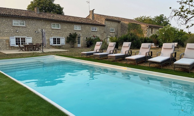 Puisseguin Maison | Large family home with swimming pool for 10 people