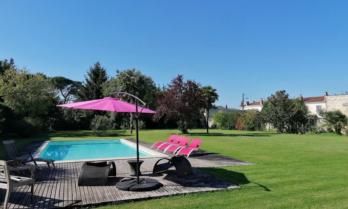 Libourne Maison | Large family house in Libourne with beautiful garden and swimming pool