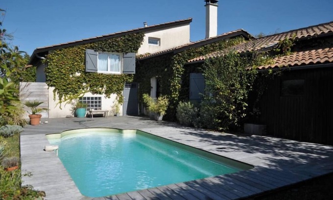 Saint-Caprais-de-Bordeaux Maison | Grande maison avec Piscine en gironde proche de Bordeaux
