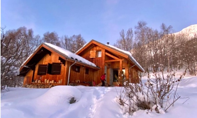 Montaimont Chalet De Ski | Grand chalet familial, 20 mn station de SFL, 300 m ski de fond, rando, raquettes