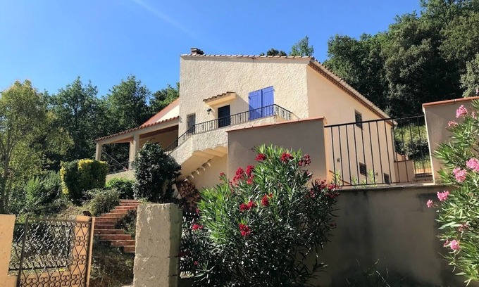 Reynes Villa | Endroit paisible et abrité, marchez sur des ruelles tranquilles jusqu'aux restaurants et activités
