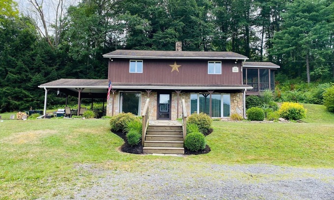 Force Maison | Large fully-furnished family home nestled in beautiful elk country.