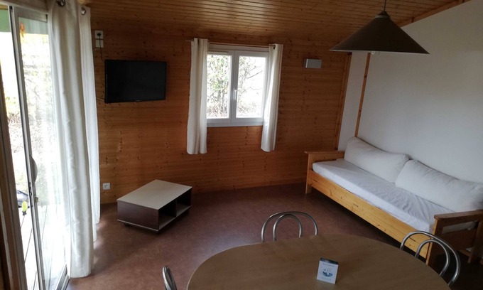 Beynat Chalet De Ski | Grand cottage meublé avec terrasse