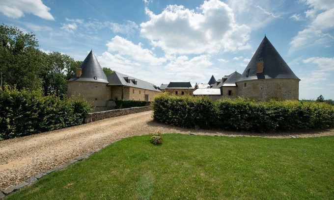 Charbogne Autre | Grand gîte avec piscine couverte et sauna