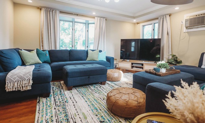 Macalester - Groveland Maison | Large Groups Unite | Coffee Bar | Game Room 4 Kids & Adults