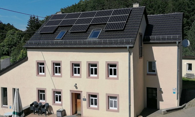 Zweifelscheid Maison | Grand historique - mais moderne - Eifel maison de vacances pour un maximum de 20 personnes