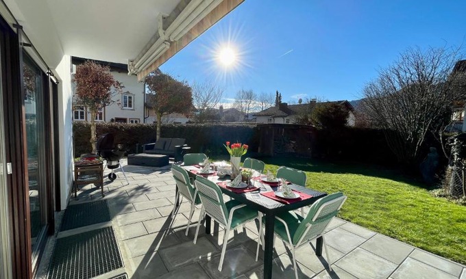 Lenggries Appartement | Large holiday apartment with sauna, terrace, garden and open fireplace
