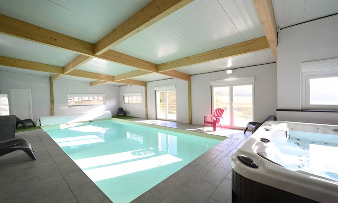 Signy-lAbbaye Maison | Large Holiday Home for 15 People in the Heart of the Forest