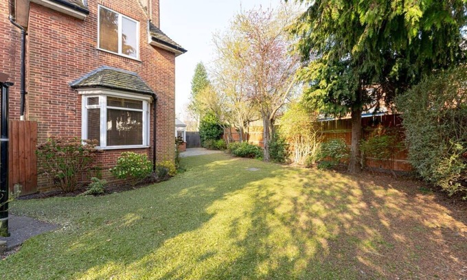 Birmingham Maison | Large Home near city centre, UOB & QE hospital sleeps 6