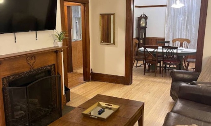 Calumet Maison | Large Home Near Trail in Calumet