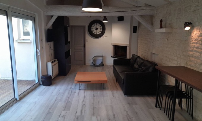 Croix Chapeau Maison | GRANDE MAISON 16 personnes 5 chambres 3 salles de bain LA ROCHELLE