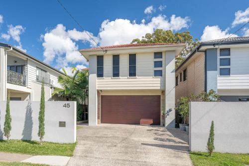 Northgate Maison | Large house 7 mins from Airport