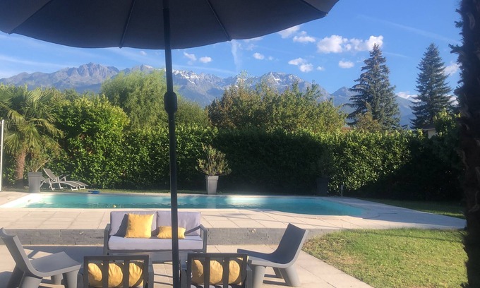 Crolles Villa | Grande maison 9P+C 200m² avec piscine individuelle , vue magnifique sur massifs