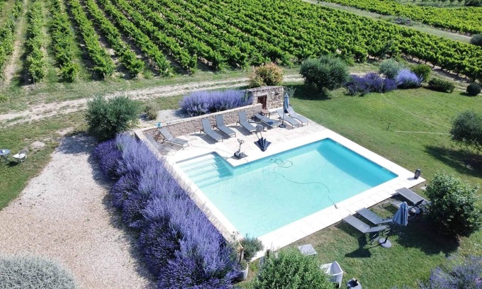 Puyvert Maison | Grande maison au pied du Luberon à 2 Km de Lourmarin avec piscine