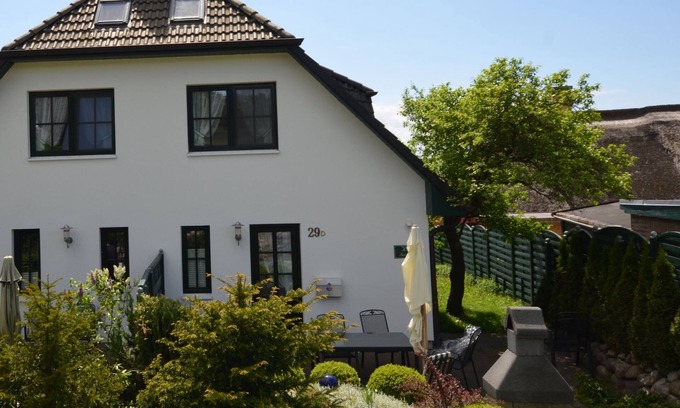 Gross Zicker Maison | Grande maison pour 8 personnes + bébé, terrasse, cheminée + partie de jardin, à proximité de la mer