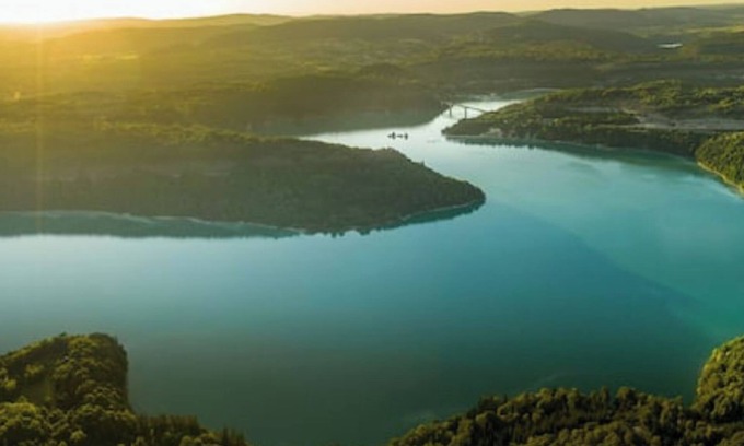 Orgelet Maison | Large House in the heart of the Jura lakes