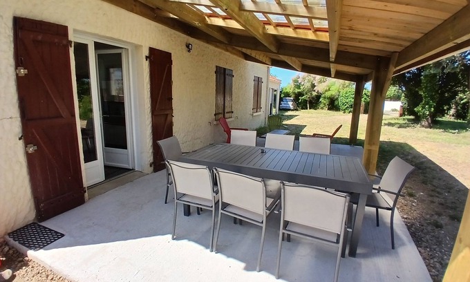 LʼIle-dʼOlonne Maison | MAISON POUR 8 PERSONNES SUR TERRAIN ARBORE CLOS DE 1200M2. ANIMAUX ACCEPTES
