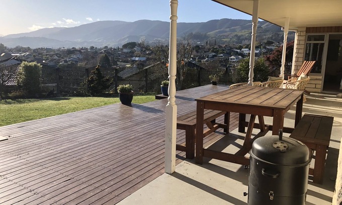 Richmond Maison | Large House with a View