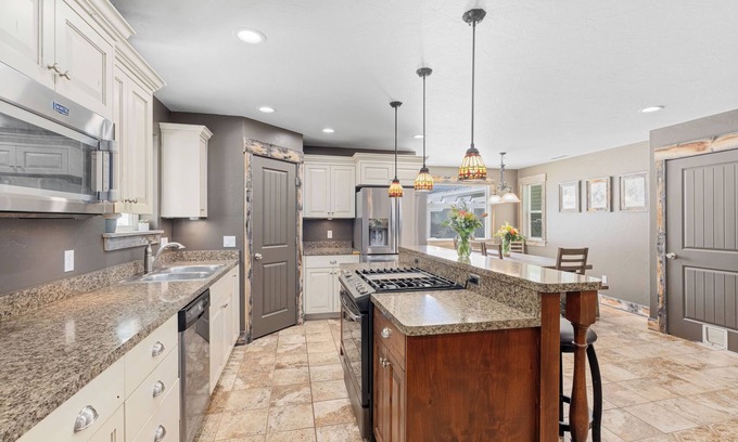 Thayne Maison | Large house with lots of space. Just minutes away from national forest.