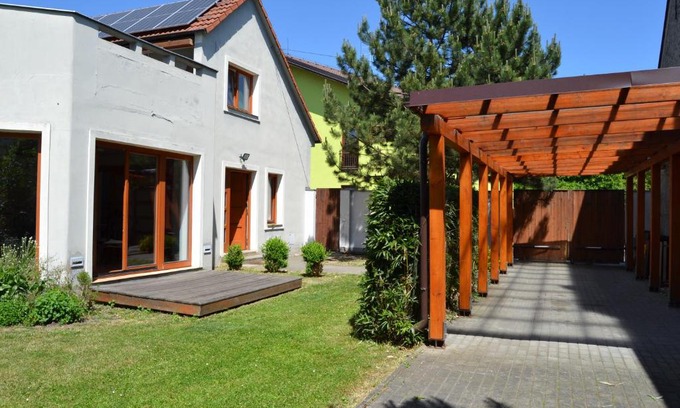 Uvaly Villa | Large house with parking, 30 min to Prague center