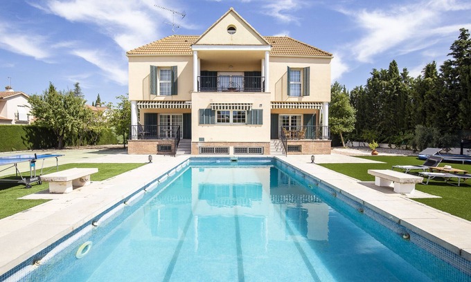 Parque de Cubillas Maison | Grande maison avec piscine, installations sportives et barbecue idéale pour les familles