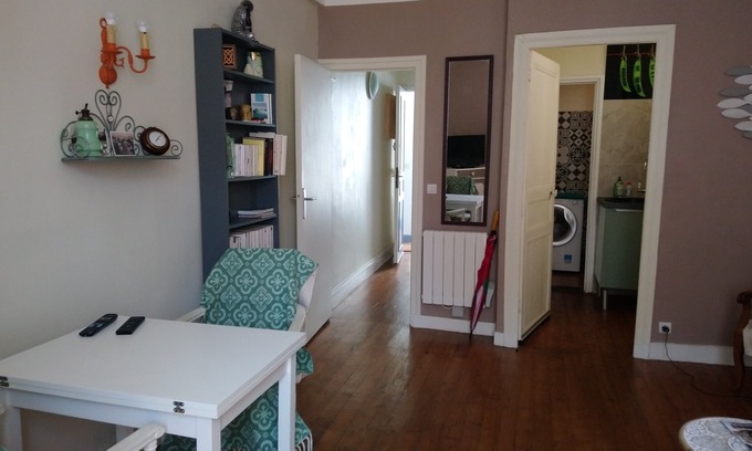 Biarritz City Centre Appartement | Grand studio hyper-centre, Plage 30m, canapé-lit 160