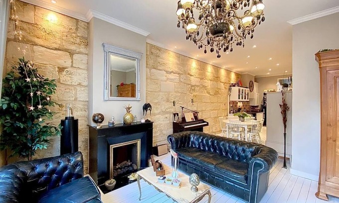 Nansouty-Saint-Genes Appartement | Large Luxury Apartment with Jacuzzi, Terrace and Parking in Hyper Centre!