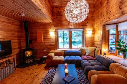 Ballyconnell Maison | Large Luxury Log Cabin Getaway