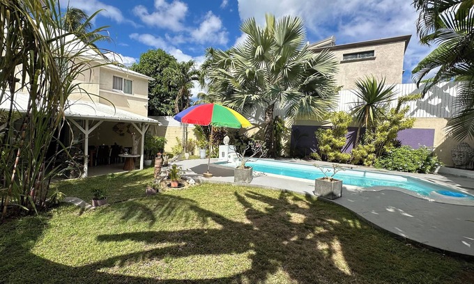 Pointe aux Canonniers Villa | Grande maison moderne près de la plage de Mon Choisy et proche commerces