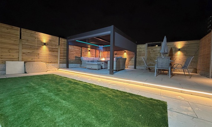 Birmingham City Centre Maison | Large Modern 5 Bed Town House Within Birmingham City Centre